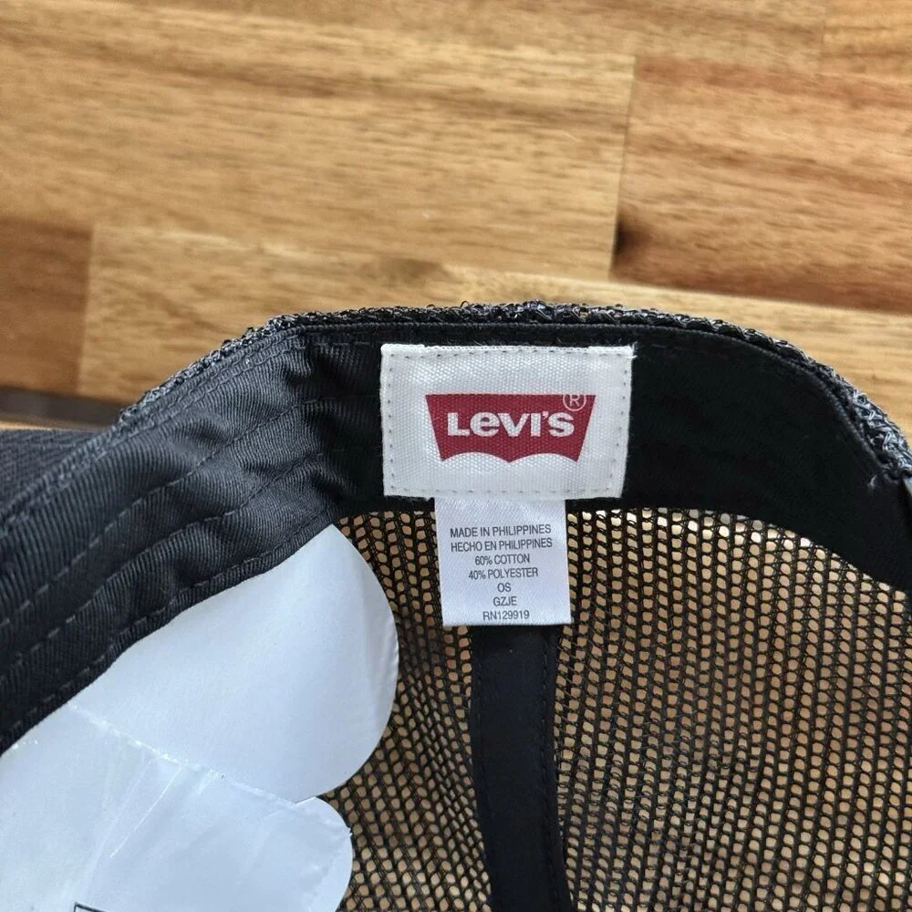 LEVI’S Trucker Hat Black Mesh Mens ONE SIZE adjustable Desert Buffalo casual NWT